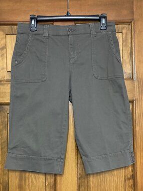 NWOT * Gloria Vanderbilt Bermuda Shorts